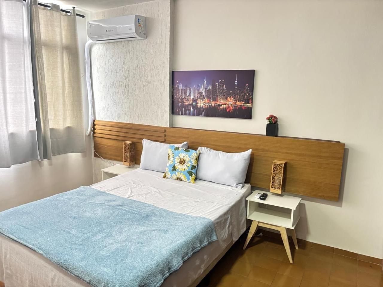 One-Bedroom Apartment with View