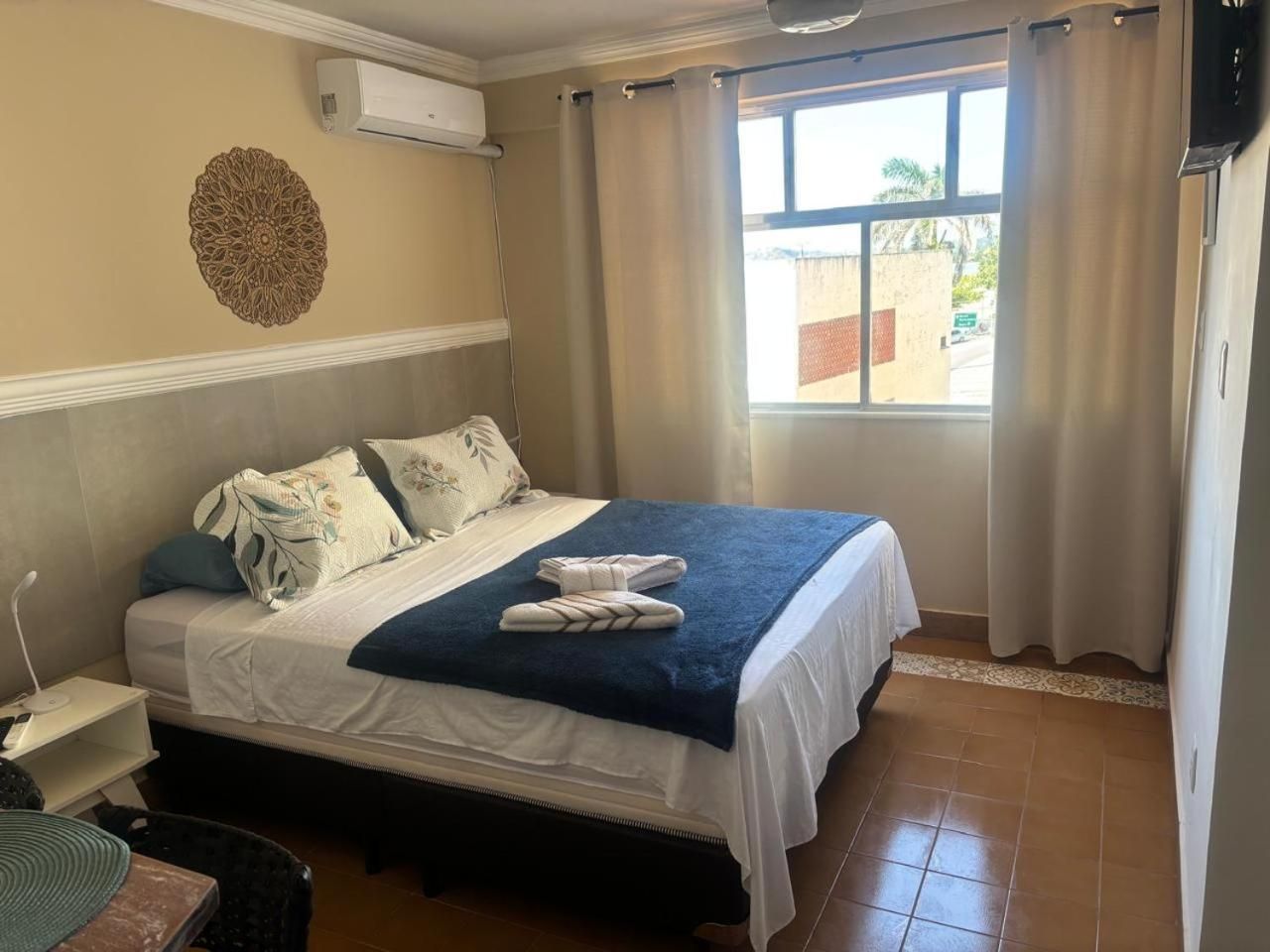 Deluxe Queen Suite