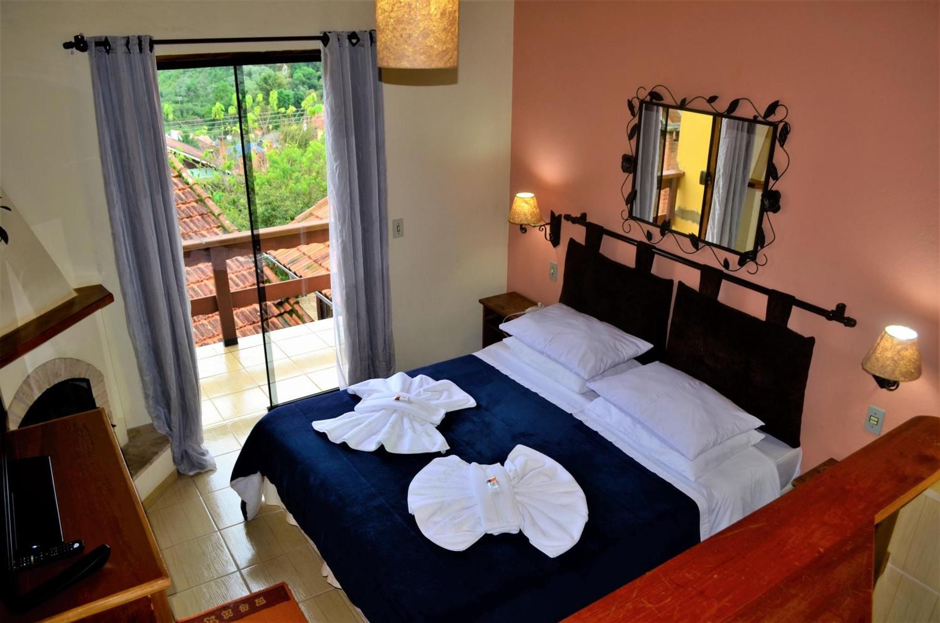 Suite with Mountain View