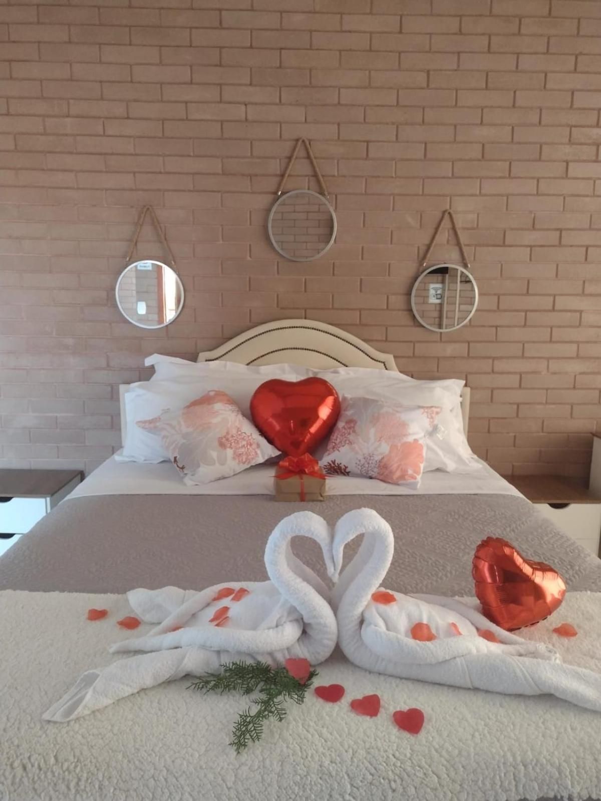 Deluxe Room (2 Adults + 1 Child)