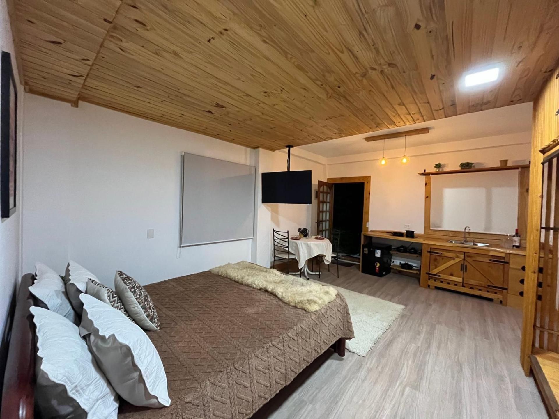 Studio Apartment with Queen Bed