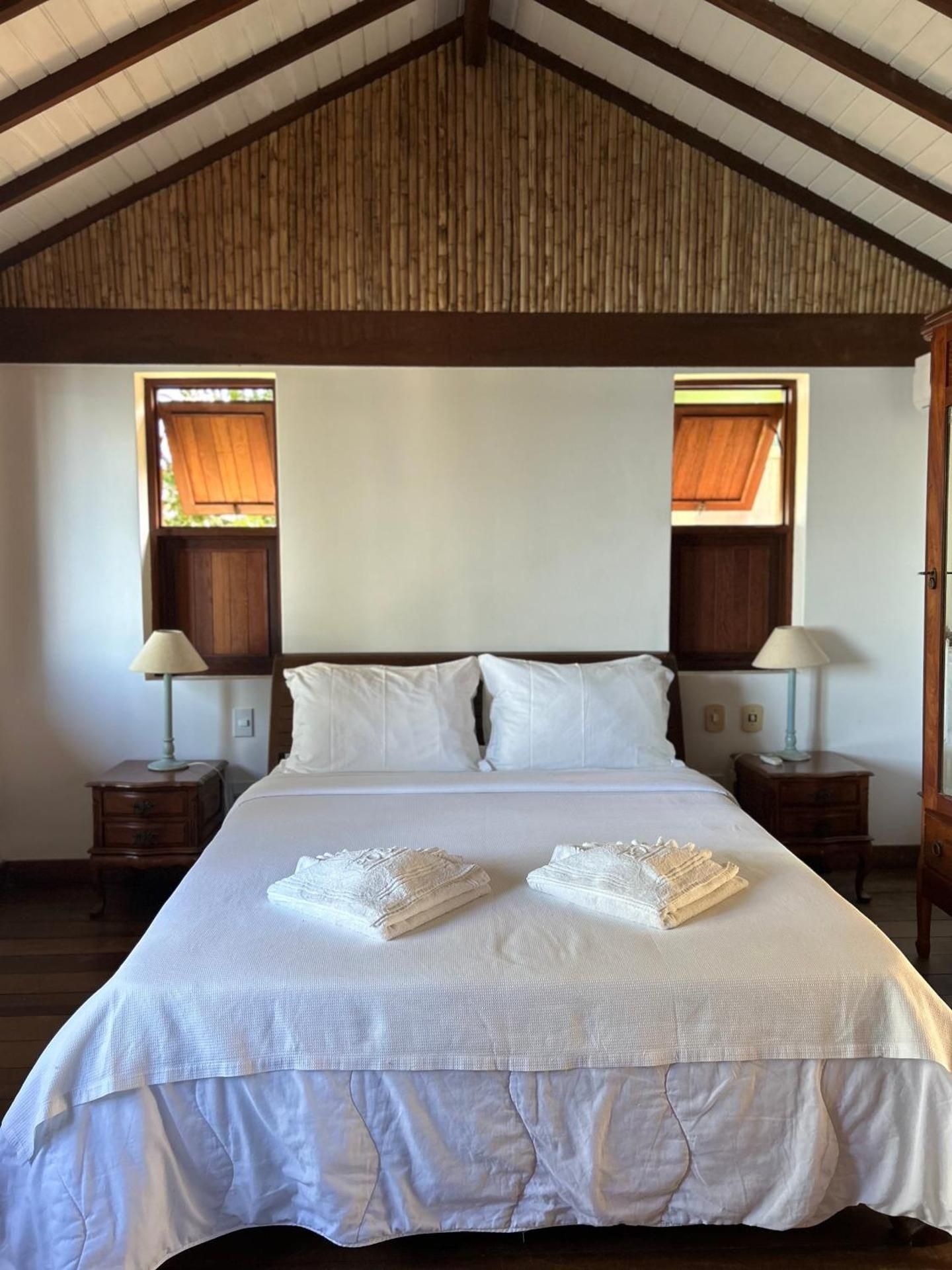 Bungalow - Water Front 