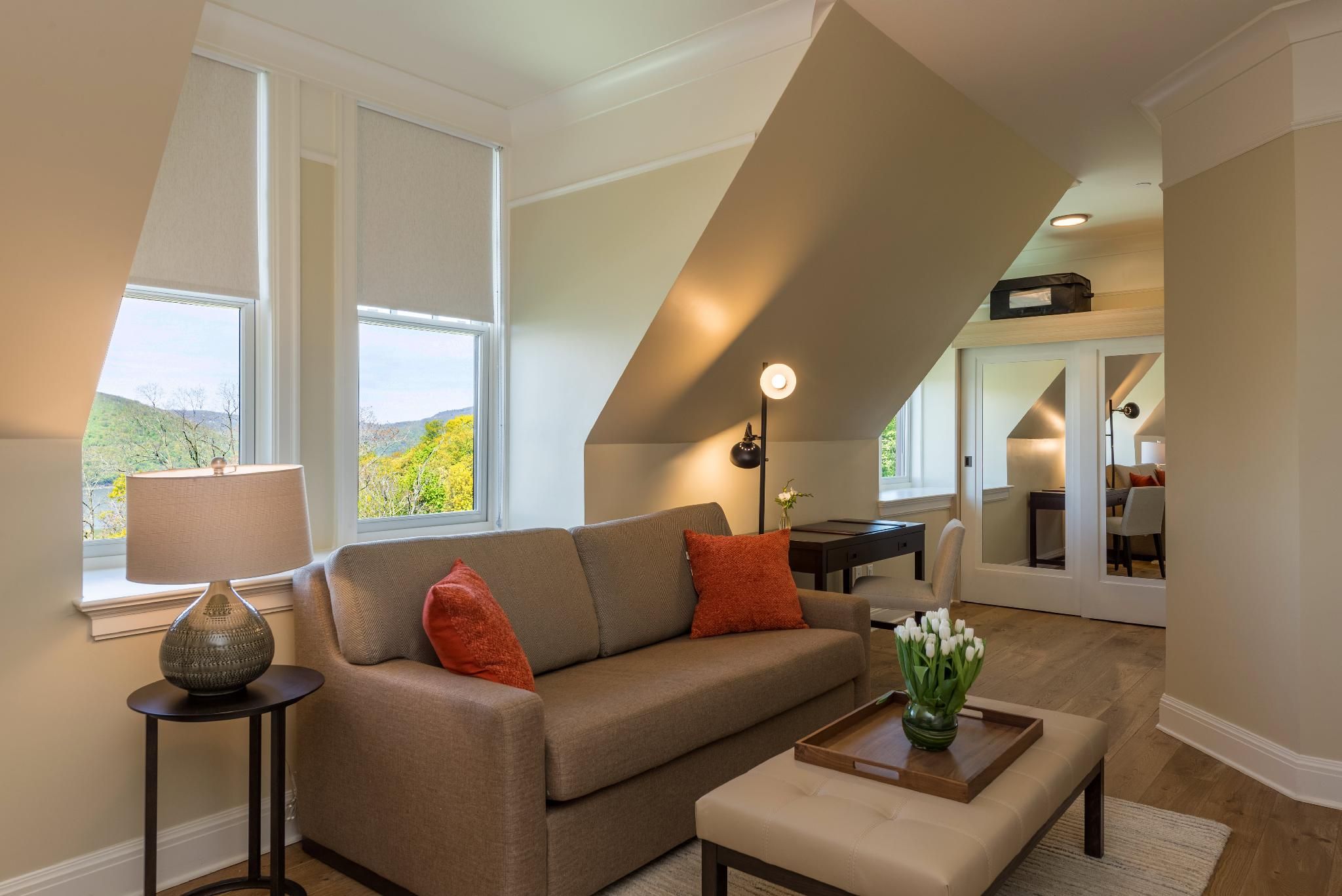 Premier River View King