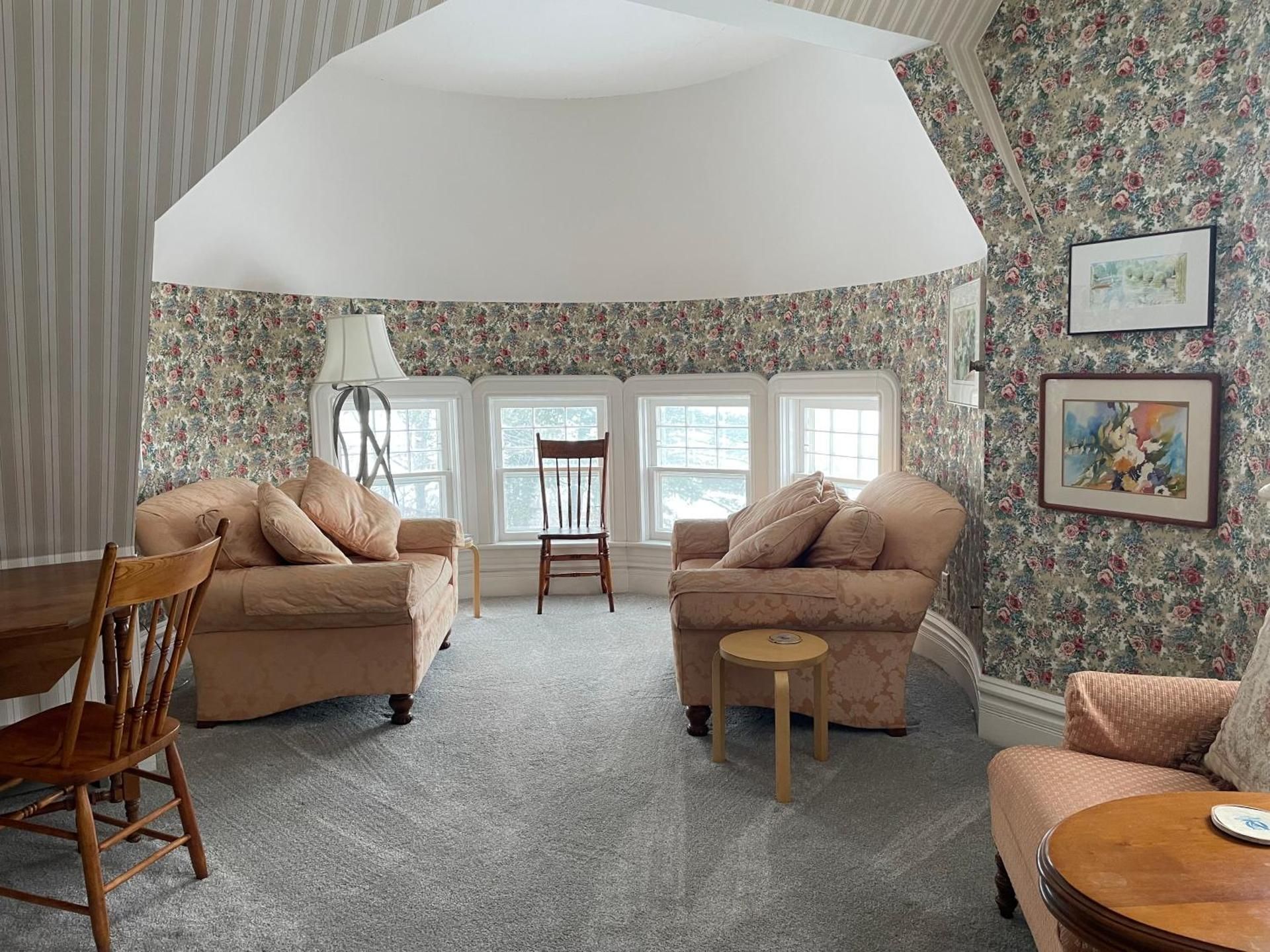 Queen Room with Shared Bathroom