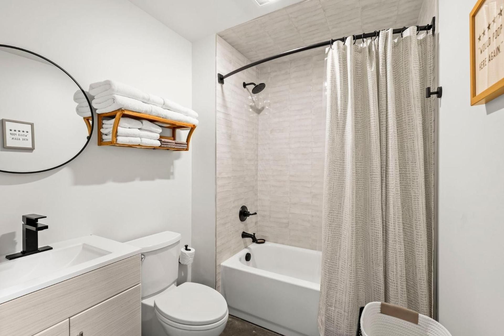 The Speckled Trout Outpost Deluxe Queen Room 3