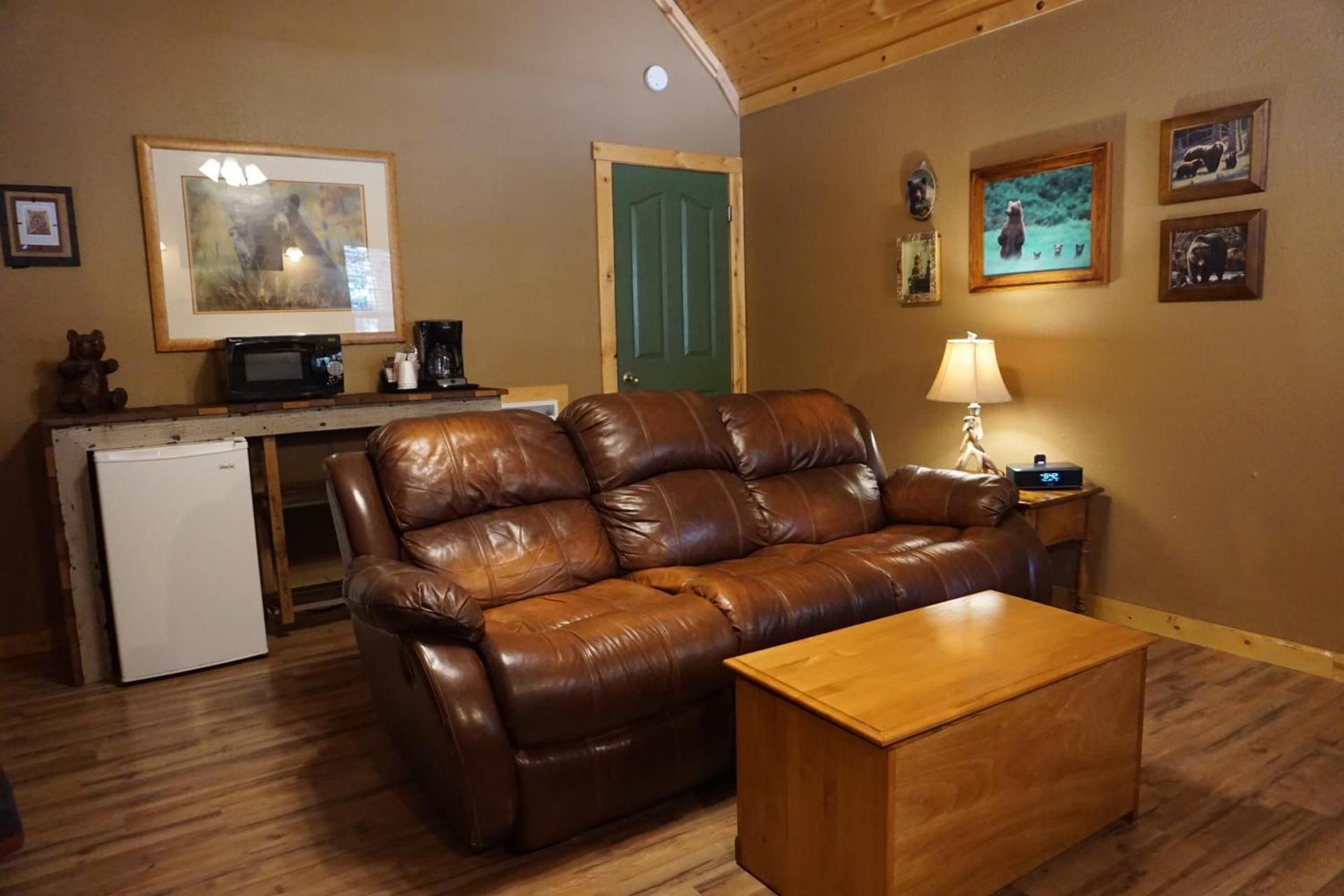 Deluxe Room (2 Adults + 1 Child)