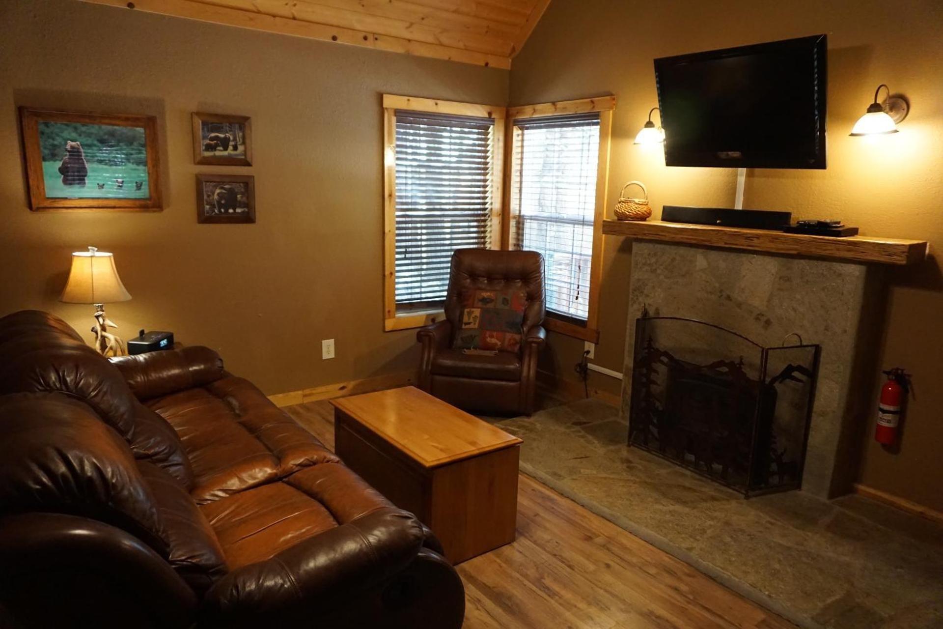 Deluxe Room (2 Adults + 1 Child)