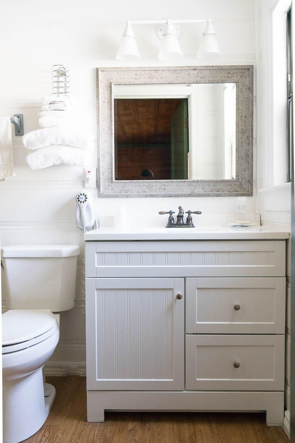 Shaver Lake Village Hotel King Room 3