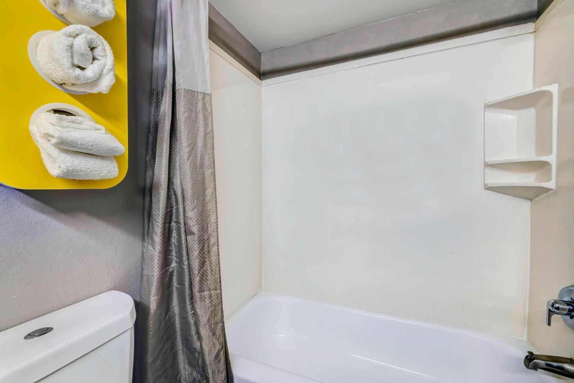 2 Queen Beds | Non-Smoking