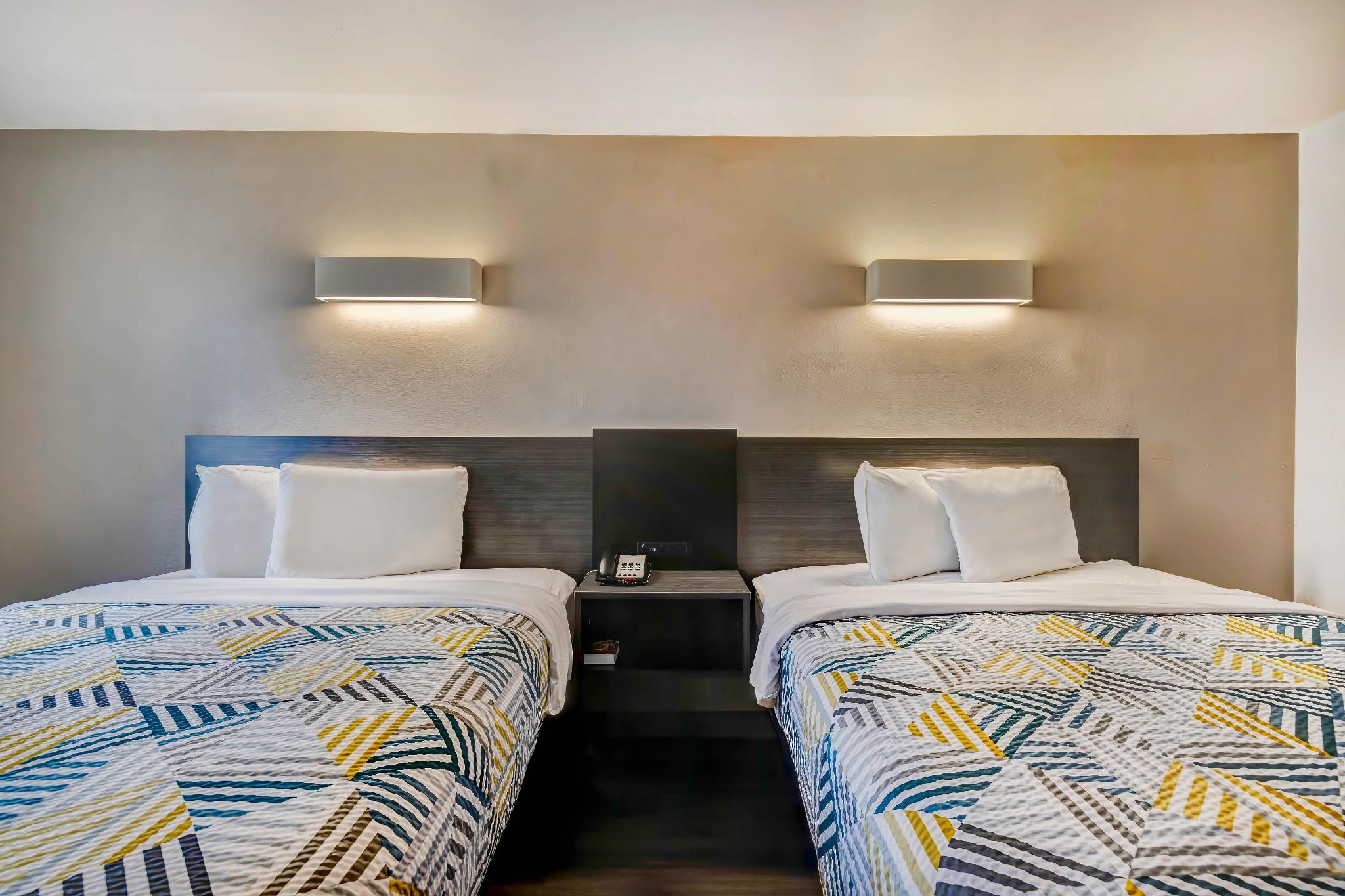 2 Queen Beds | Mobility Accessible Tub Nsmk