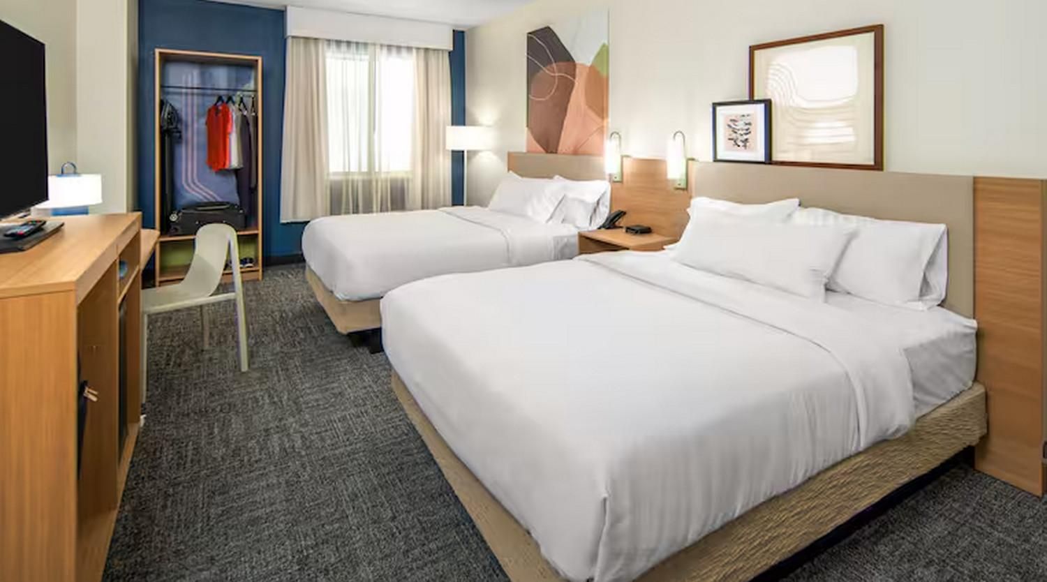 2 Queen Beds