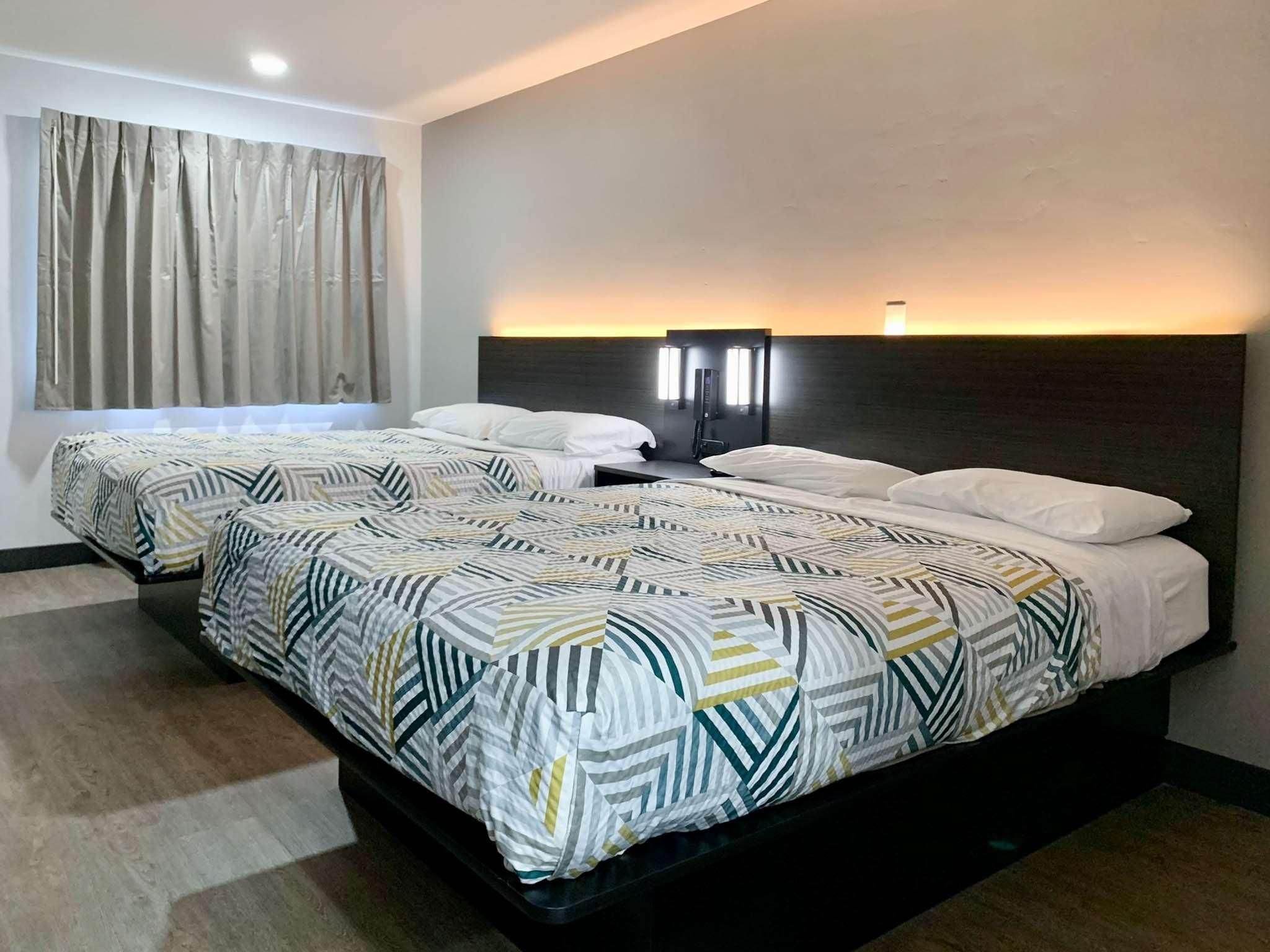 Motel 6 Ogden, UT - 21st Street 2 Queen Beds | Micfridge