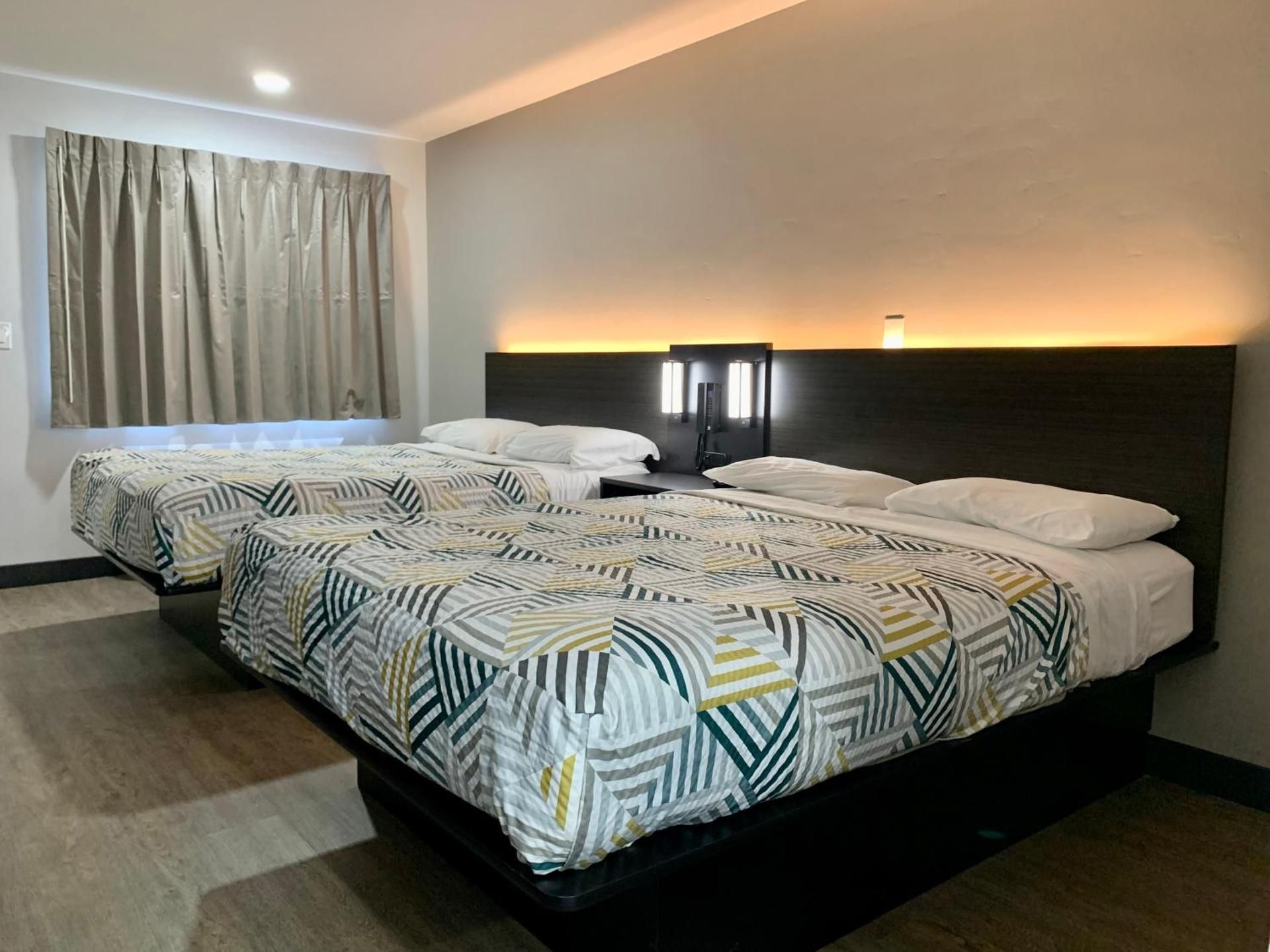 Queen Room with Two Queen Beds - Smoking