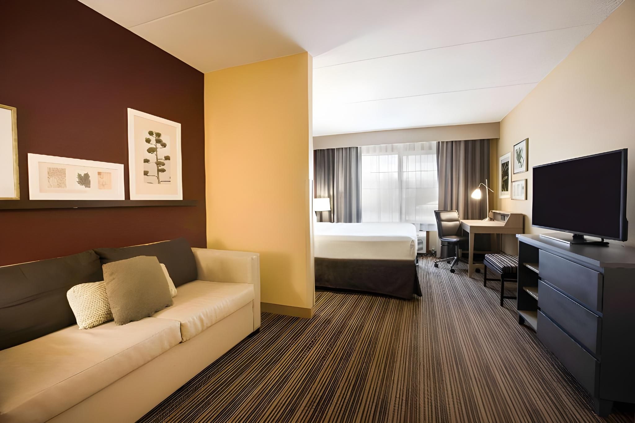 1 King Bed, Suite, Nonsmoking