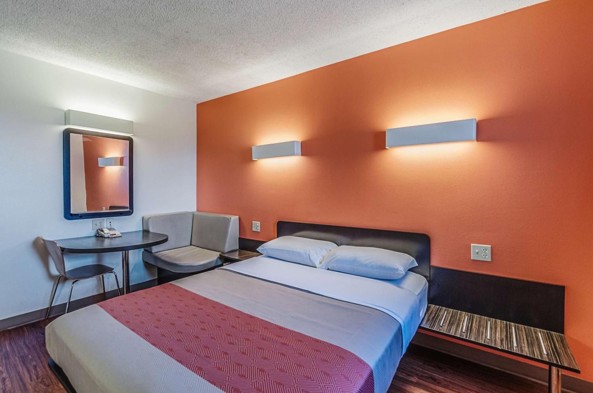 King Room - Non-Smoking