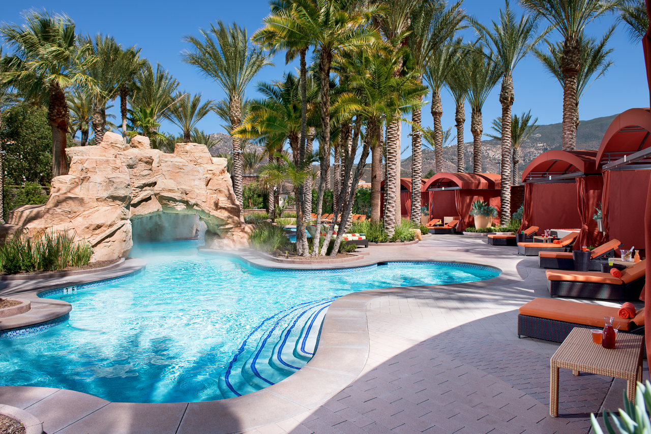 Dive Inn, Beachfront Suite, King Bed, Non-Smoking