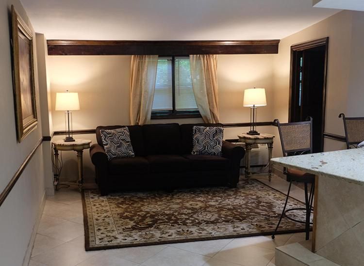 Deluxe King Suite