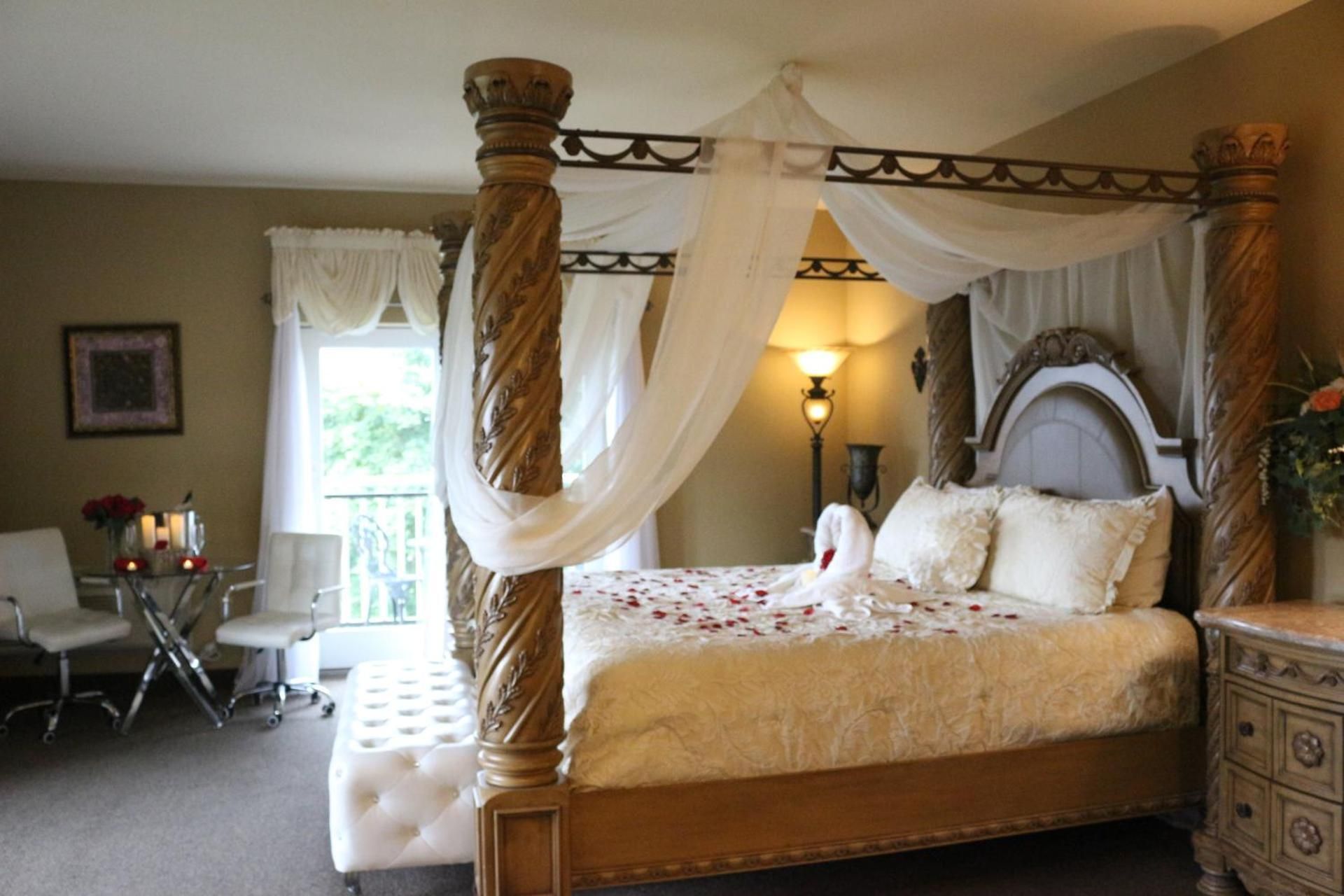 Deluxe King Suite