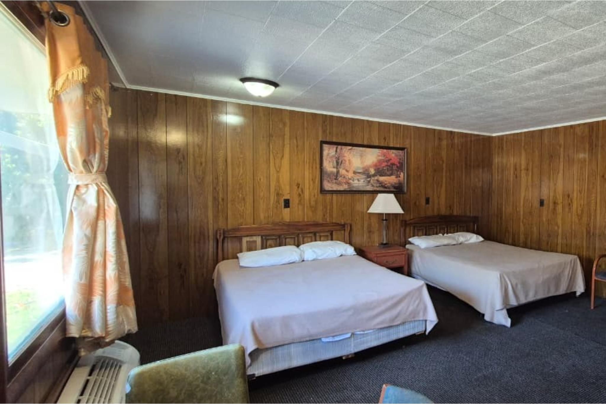 2 Queen Beds Non-Smoking