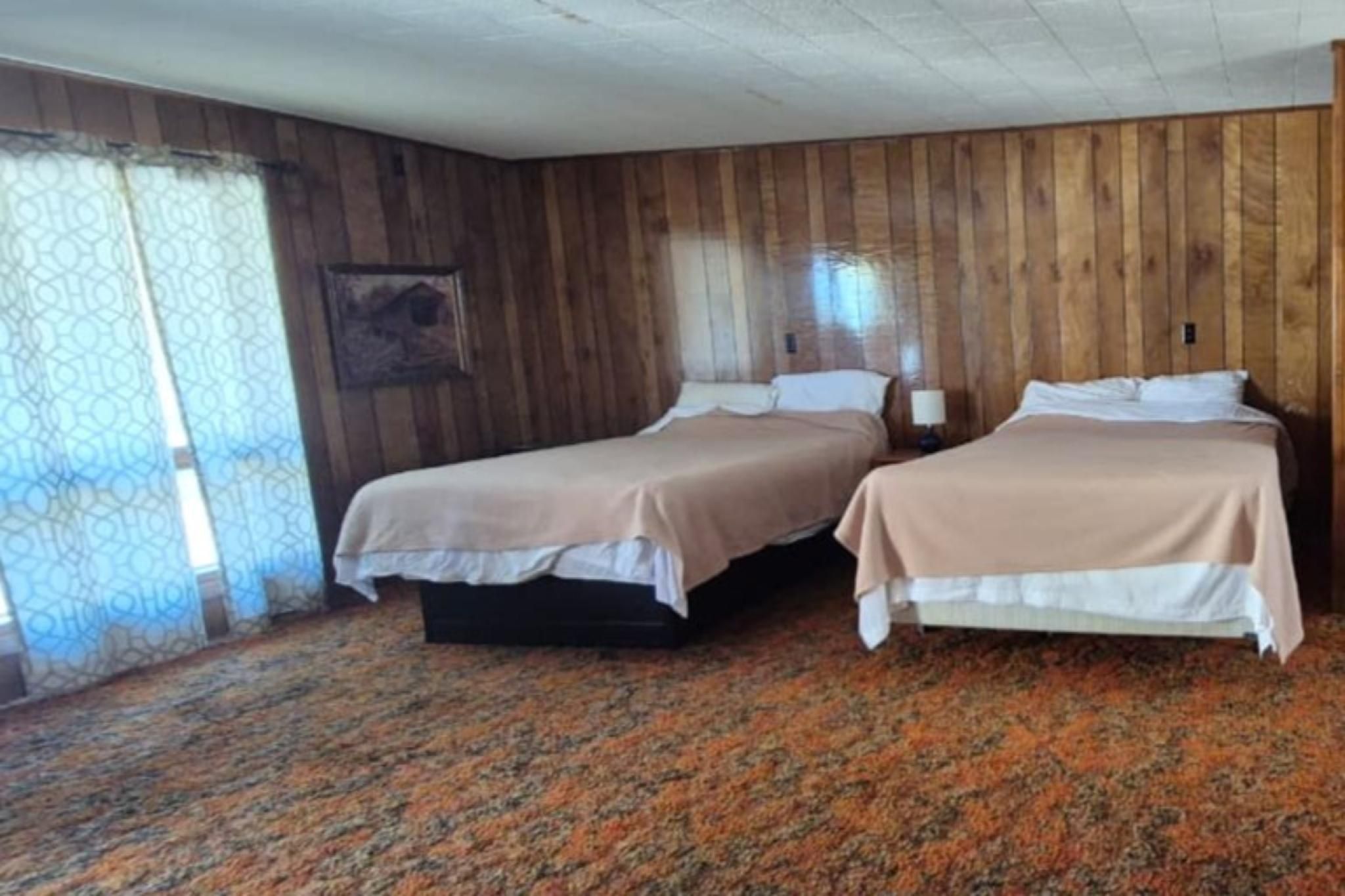 2 Queen Beds With Kitchenette Non-Smoking