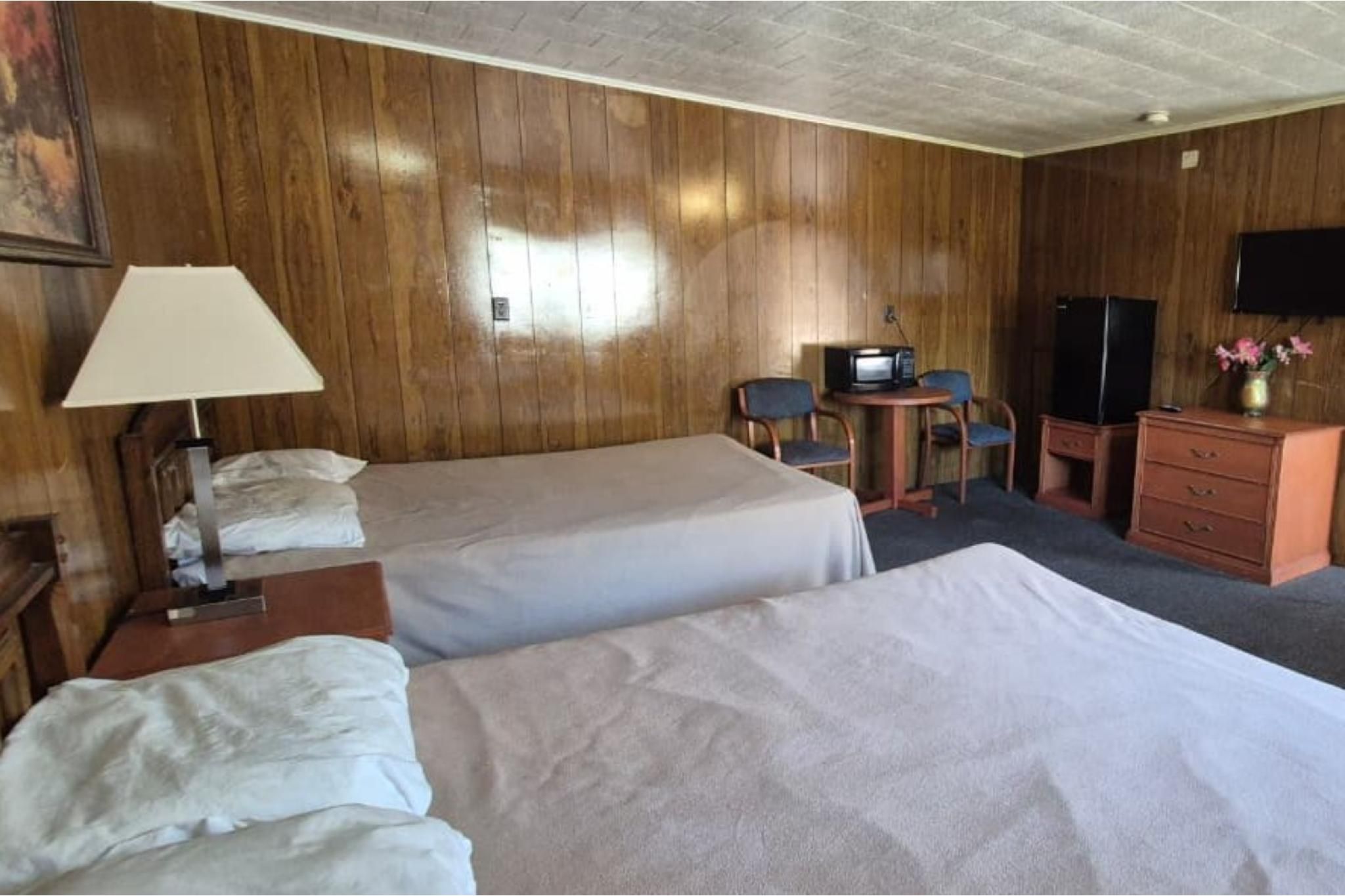 2 Queen Beds Non-Smoking