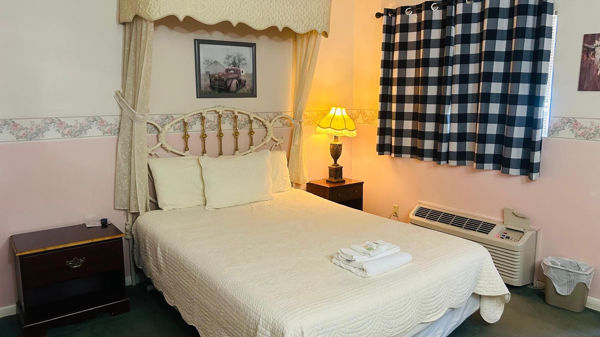 Full Bed Non-Smoking