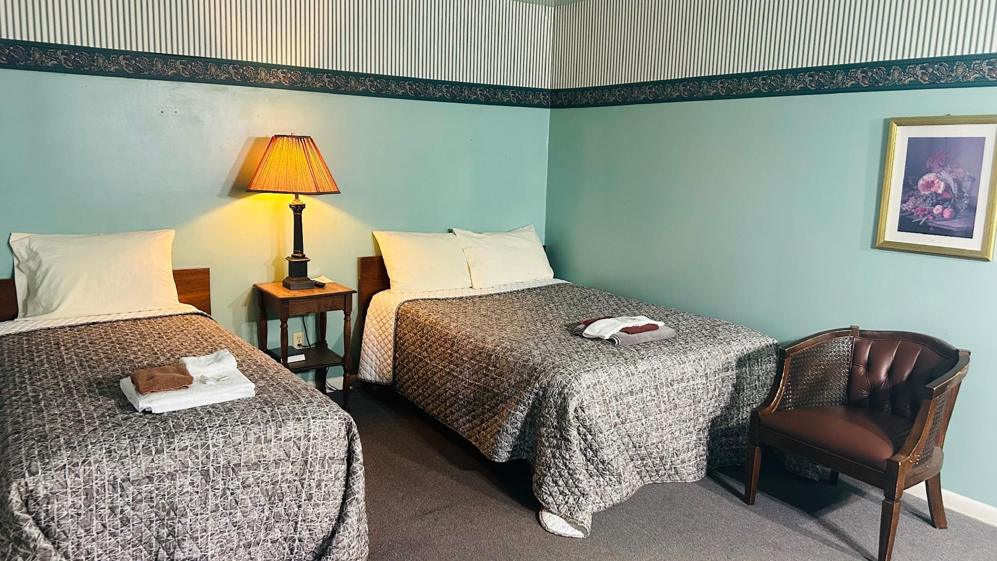 1 Full Bed and 1 Single Bed