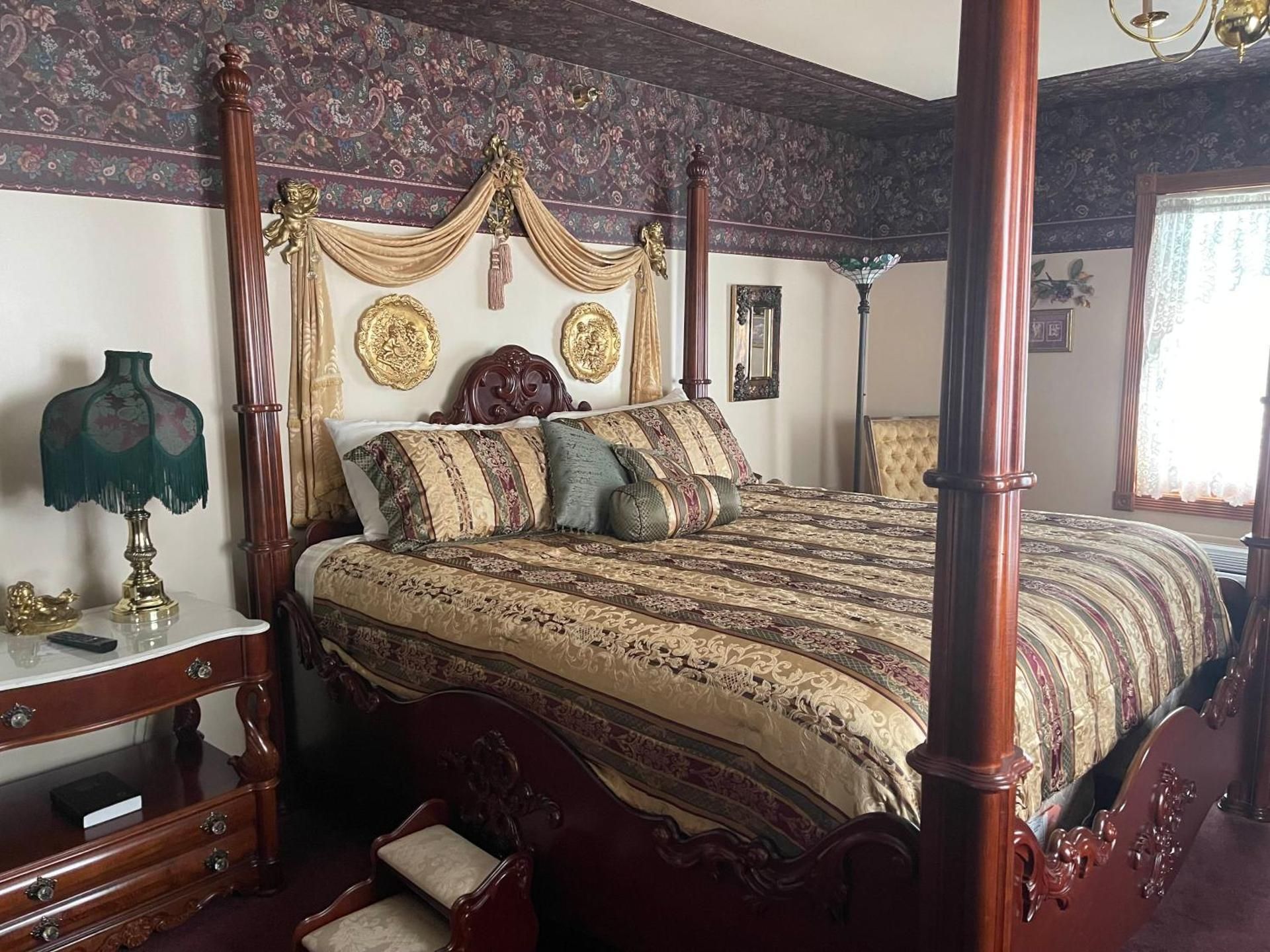 Deluxe King Room