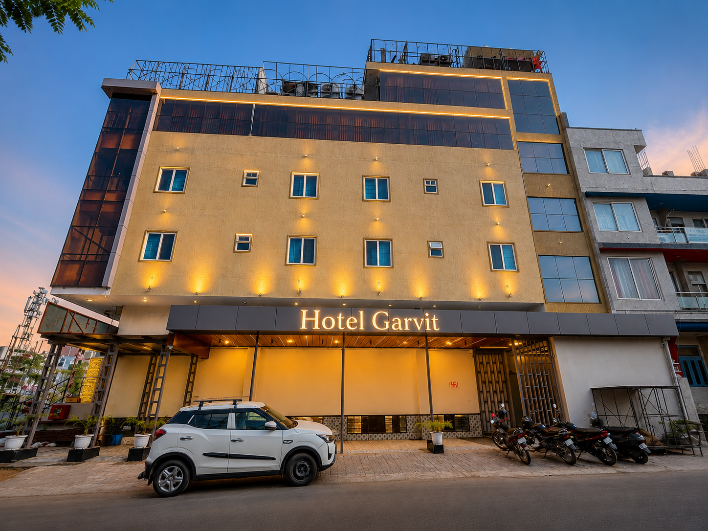  HOTEL GARVIT