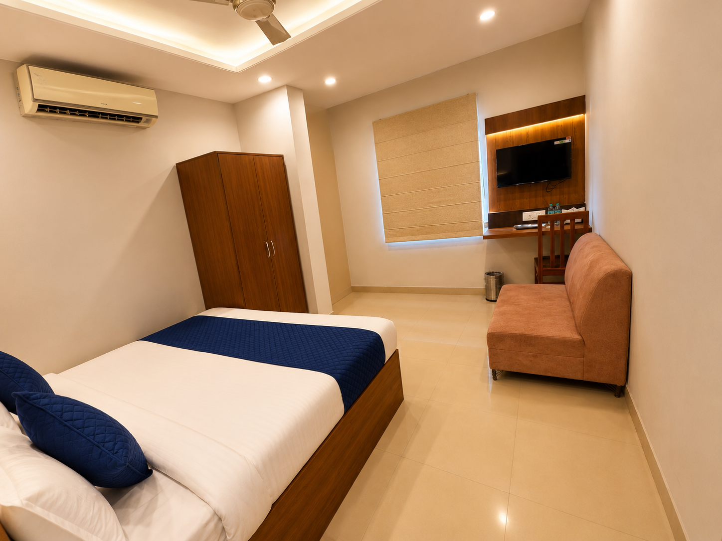  HOTEL GARVIT