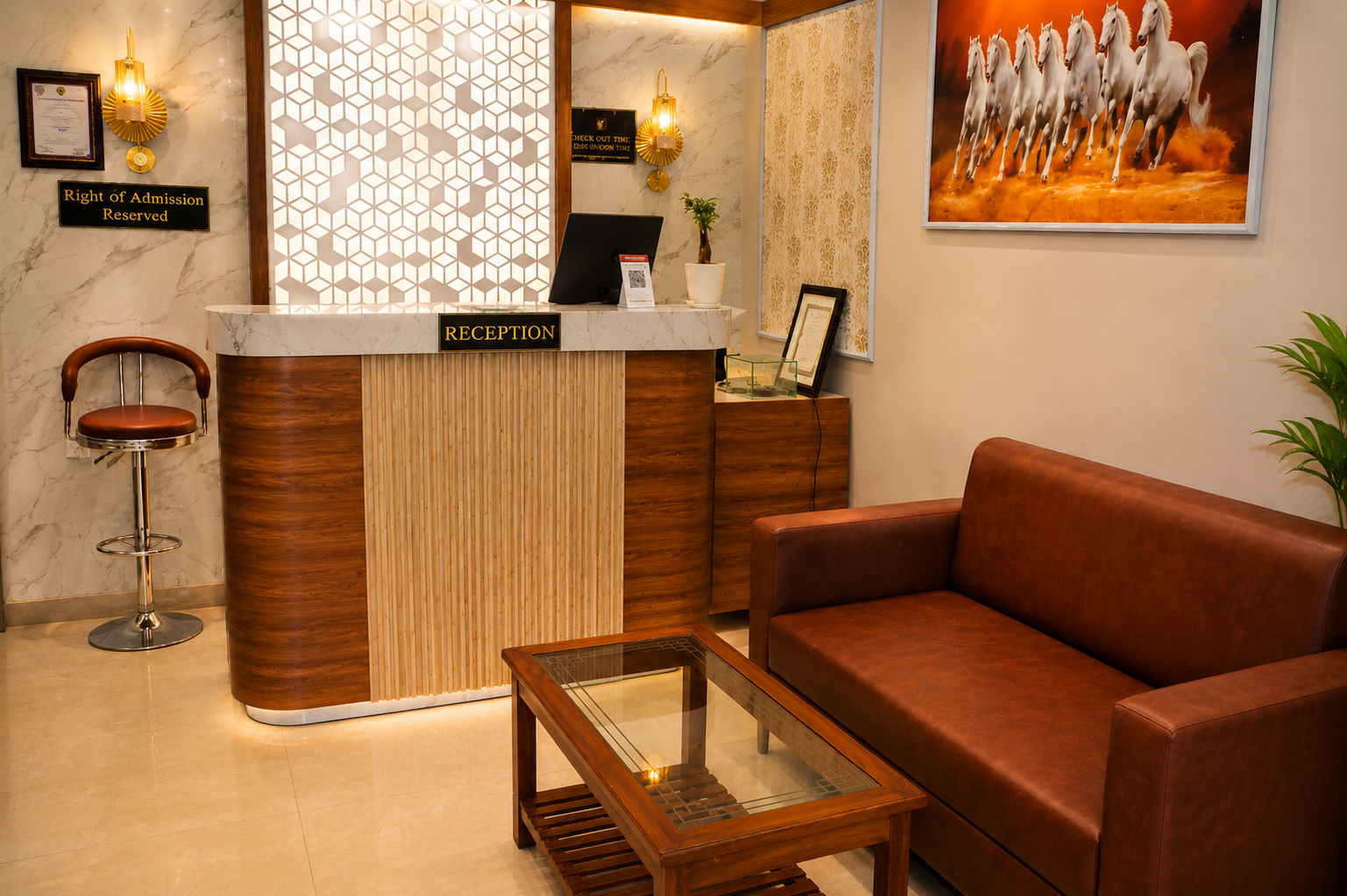 HOTEL GARVIT