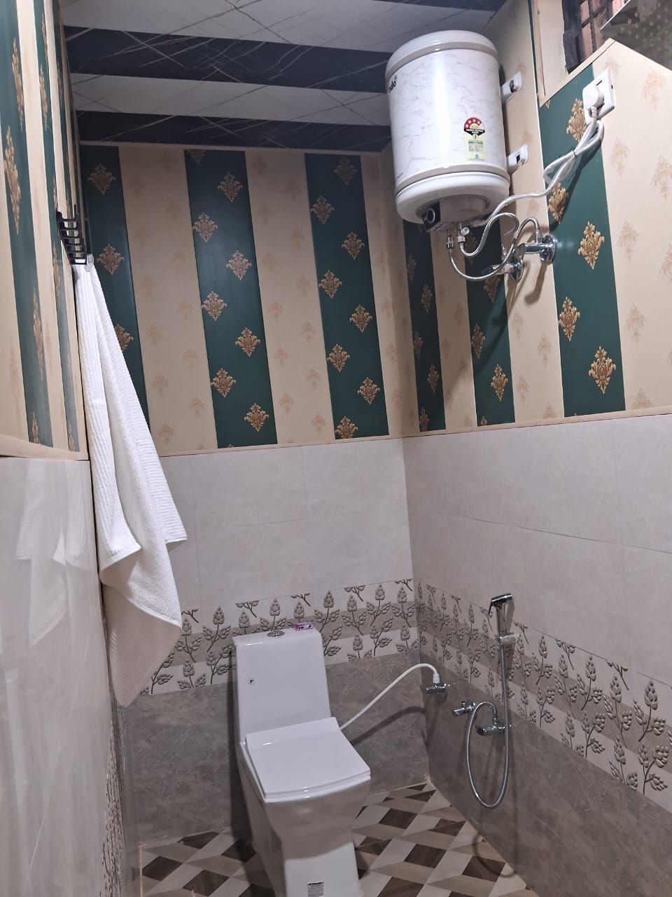 A K Palace Double Bed Budget Room  4