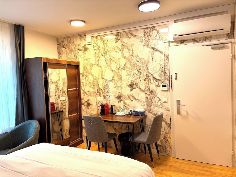 Akomo Bern Double Room, Courtyard View 6