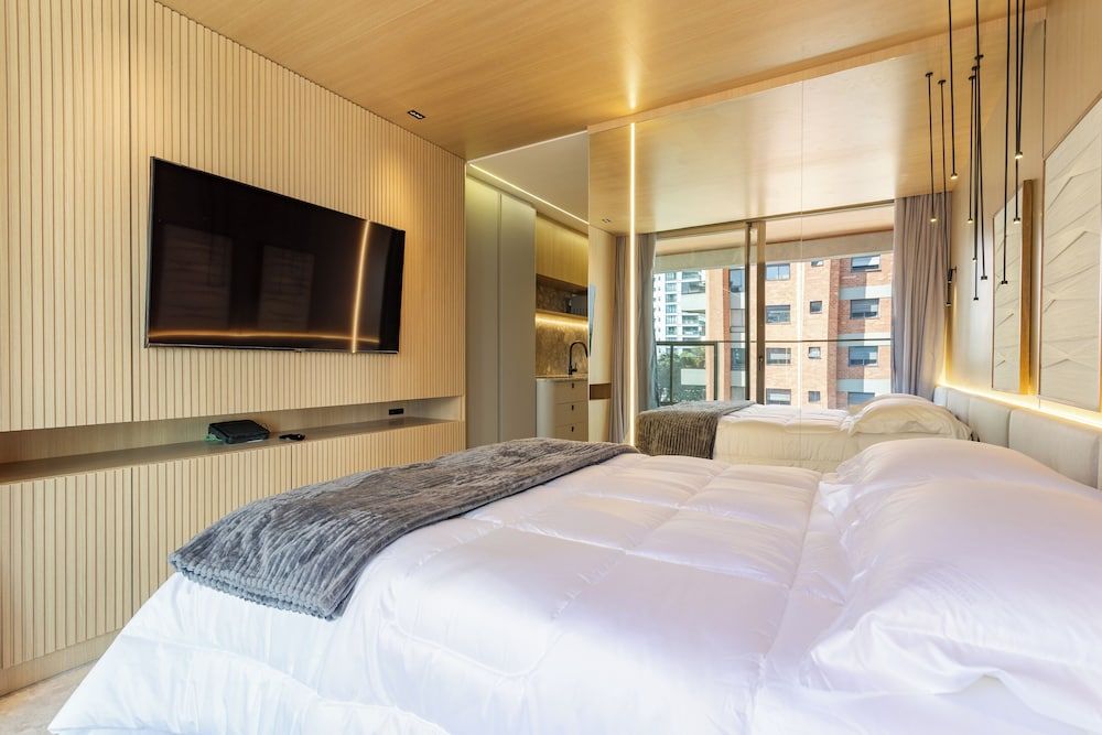 Deluxe Apartment, Lanai, City View