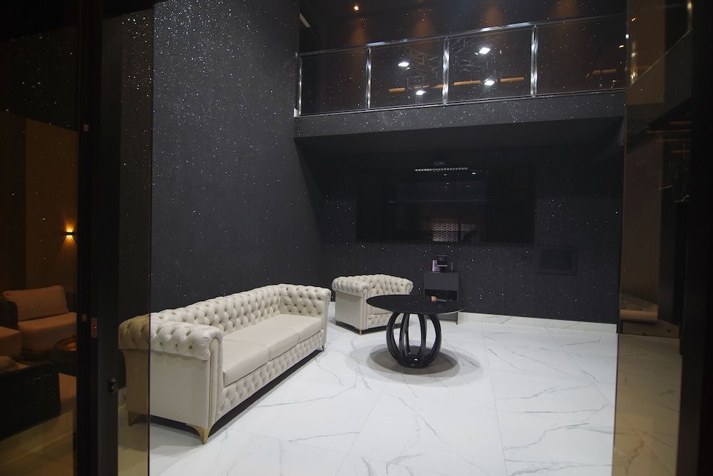Luxury Suite