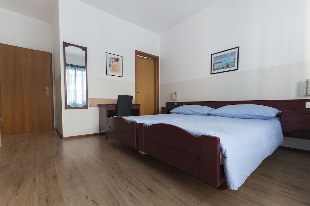 Hotel Besso Double Room 9