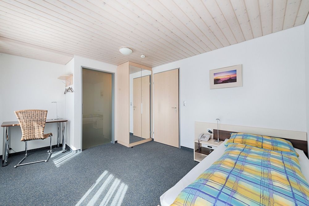 Single Room, Balcony