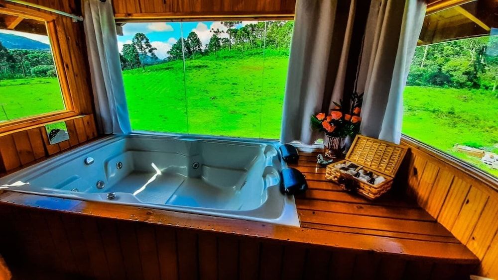 Premier Cabin, Garden View