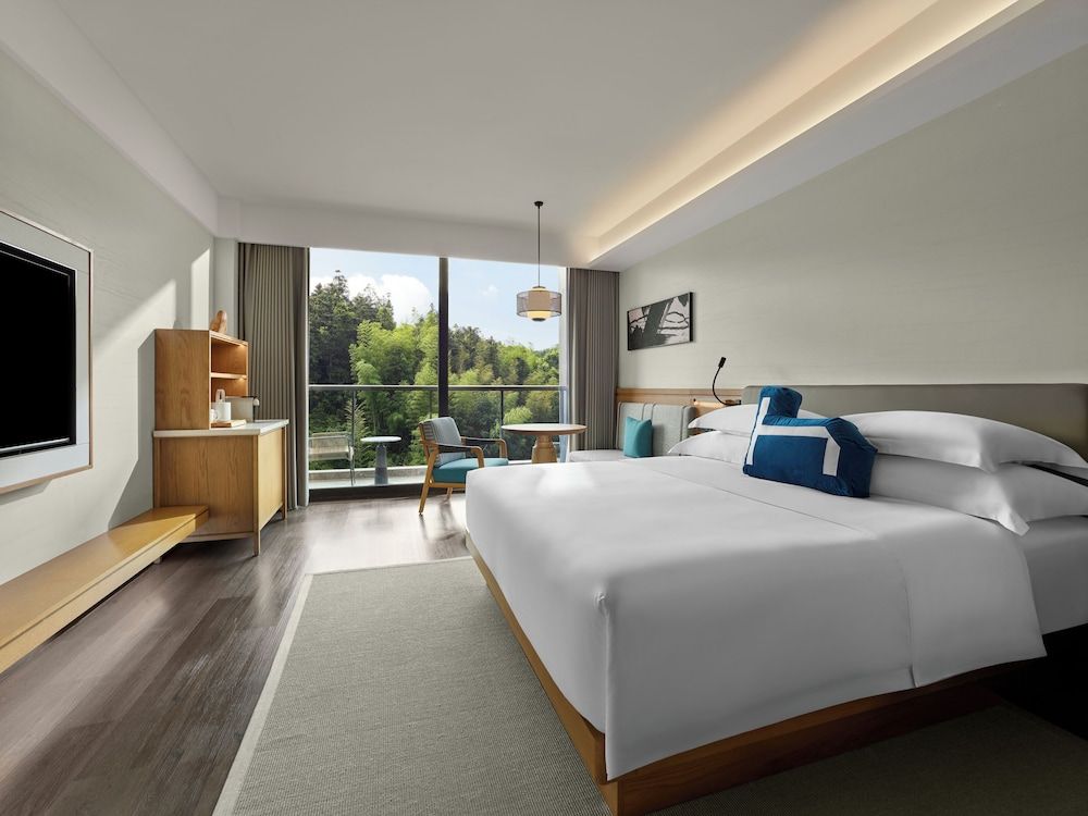 Homm Wenzhou Nanxijiang Basic Room, 1 King Bed, Garden View 3