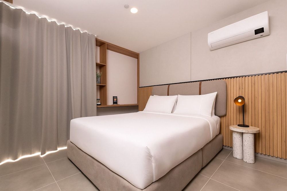 Standard Suite (512A)