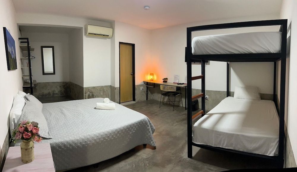 Nomada 22 Family Room 2