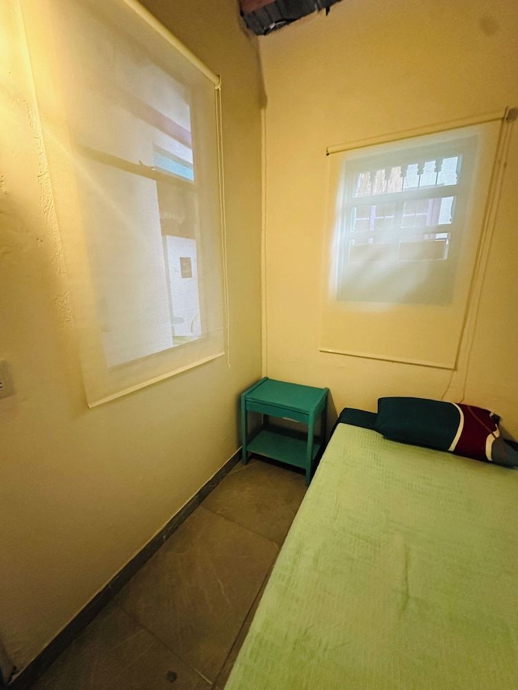 AQUI ME QUEDO here I stay