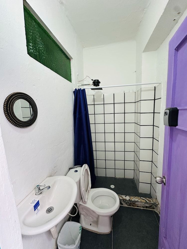 AQUI ME QUEDO here I stay Basic Double or Twin Room 6