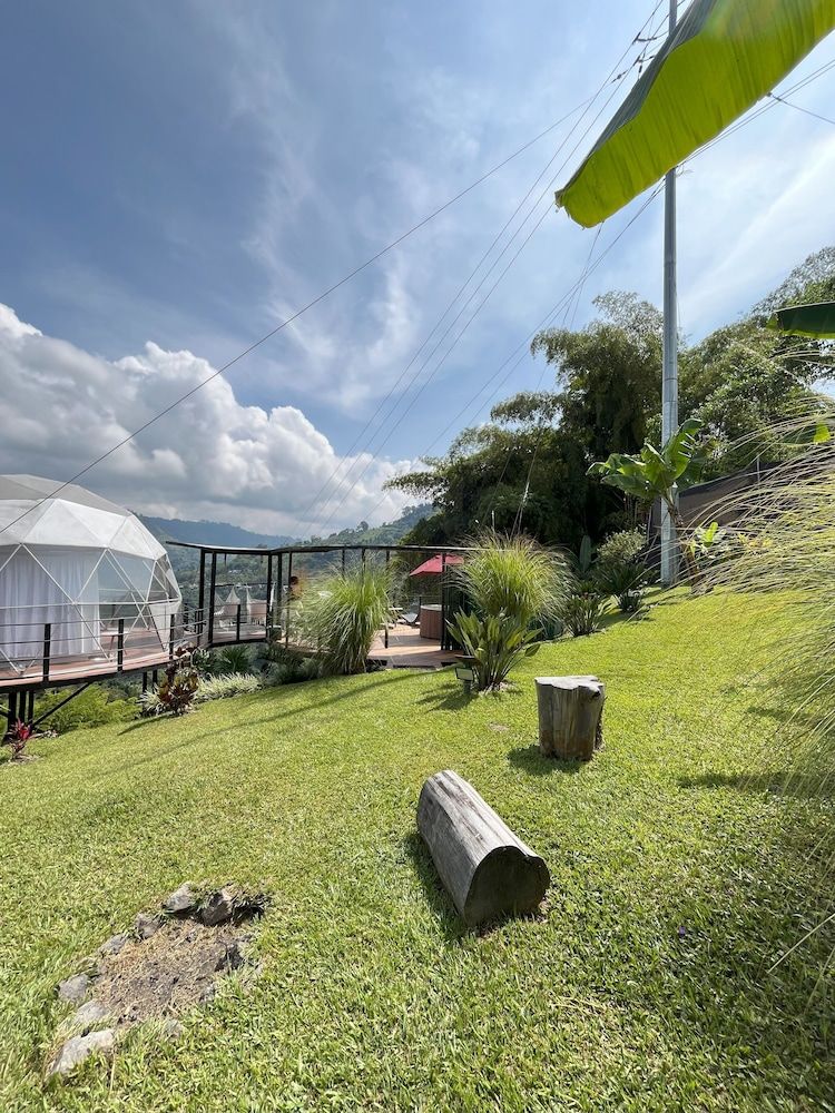 Chamí Glamping Deluxe Bungalow, Mountain View 13