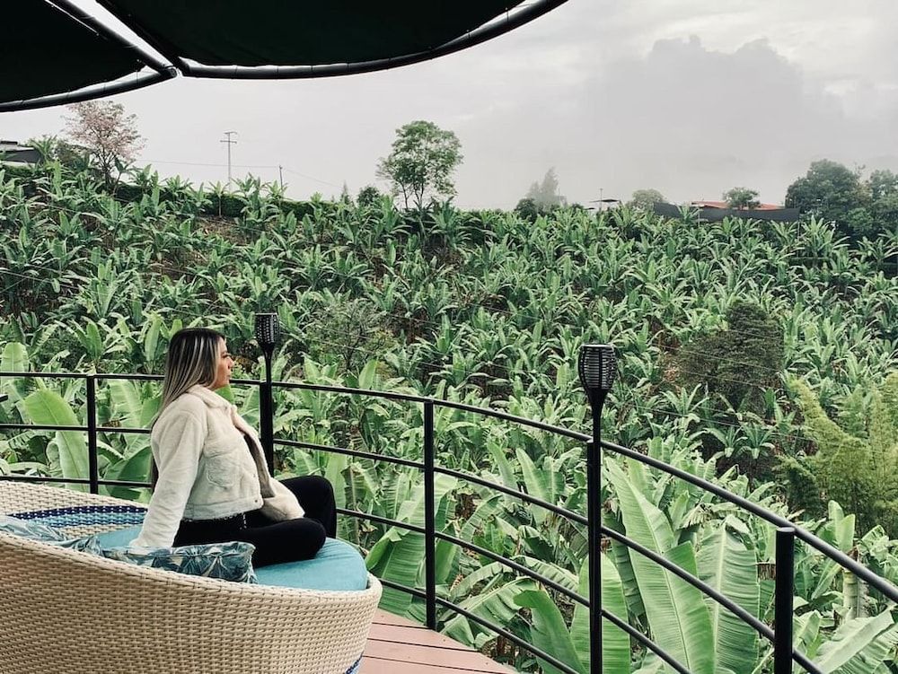 Chamí Glamping Deluxe Bungalow, Patio, Mountain View 10