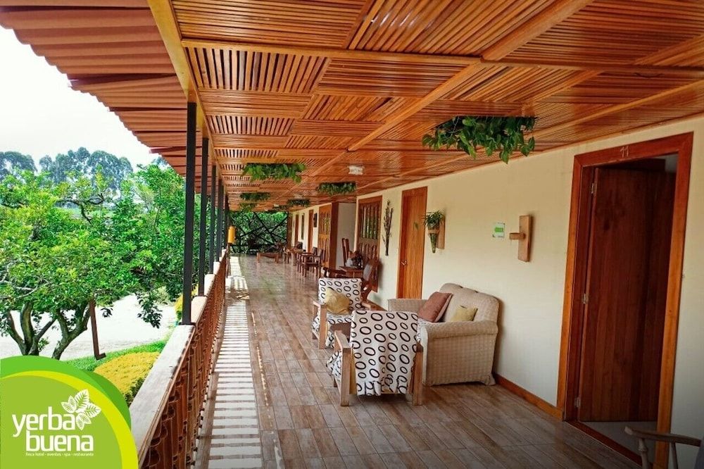 Finca Hotel Yerbabuena Quadruple Room 8