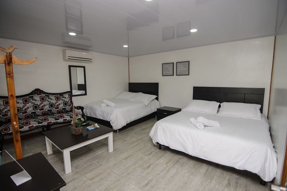 Finca Hotel Yerbabuena Quadruple Room 3