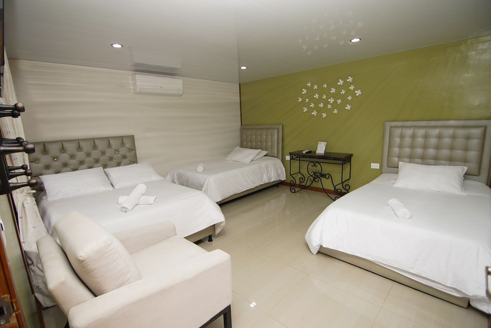 Finca Hotel Yerbabuena Quadruple Room 5