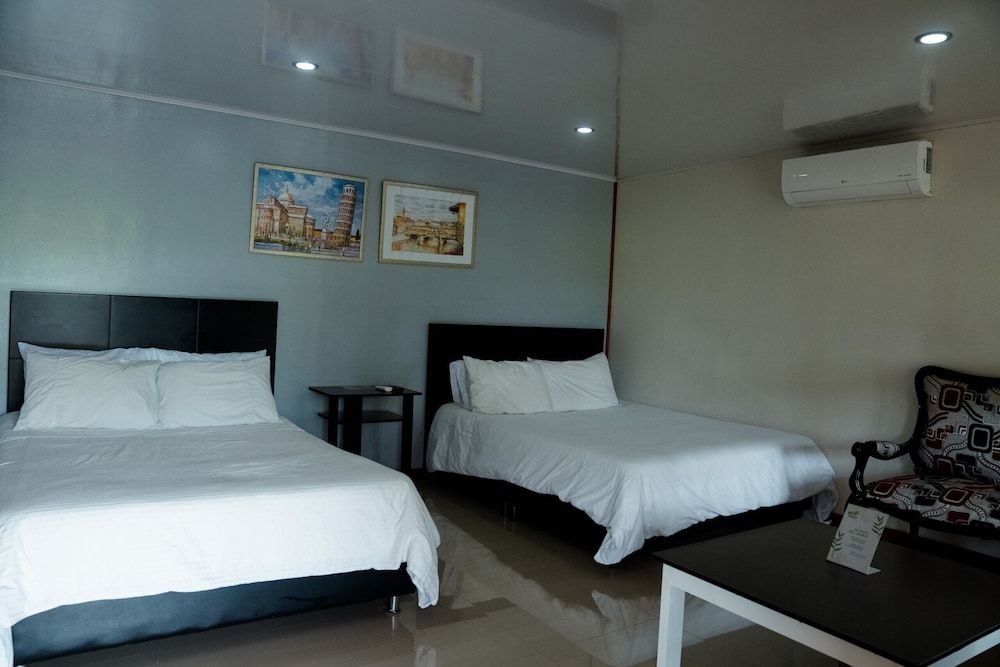 Finca Hotel Yerbabuena Quadruple Room 7