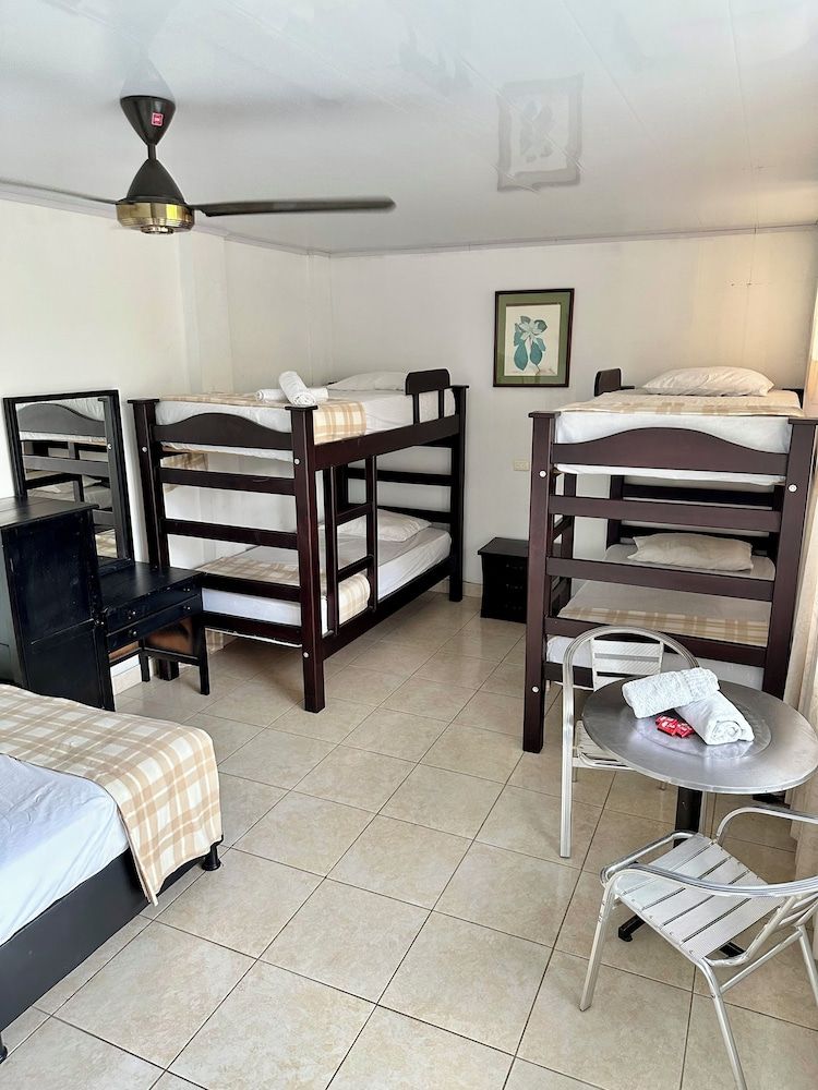 HOTEL AVENIDA 15 Family Room, City View